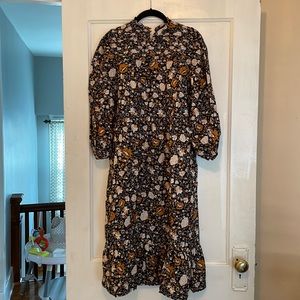 Universal Threads Floral Midi Dress with Smocking in Navy Blue (Size M)